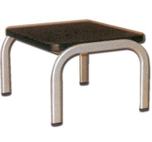 SCALETTA PREDELLINO in tubolare ovale - 1 gradino antiscivolo - 45x26xh.20cm - nero