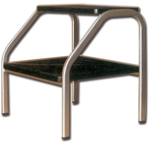 SCALETTA PREDELLINO in tubolare ovale - 2 gradino antiscivolo - 44x40xh.67cm